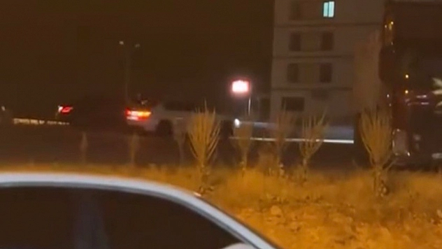 Elazığ'da trafiği tehlikeye atan drift anları kamerada