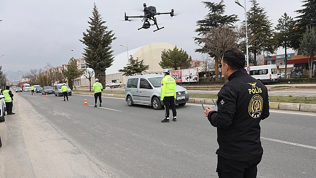 Elazığ'da trafik denetimleri havadan sıkı takip
