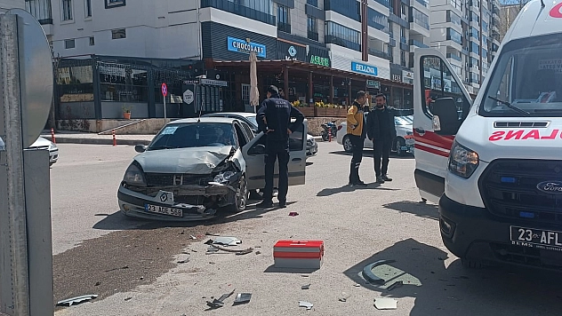 Elazığ'da trafik kazası: 3 yaralı