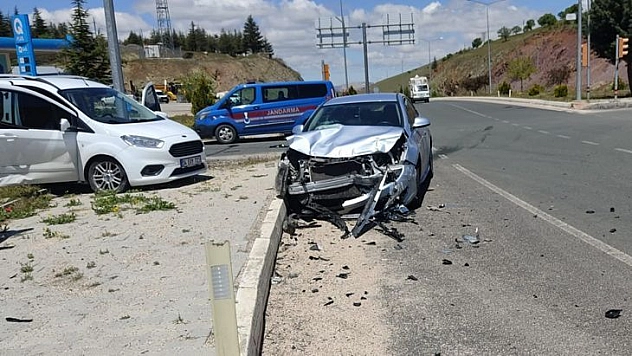Elazığ'da Trafik Kazası: 5 Yaralı