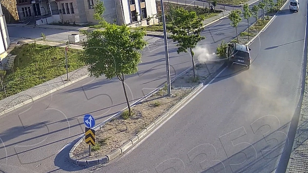 Elazığ'da trafik kazası kameralara yansıdı