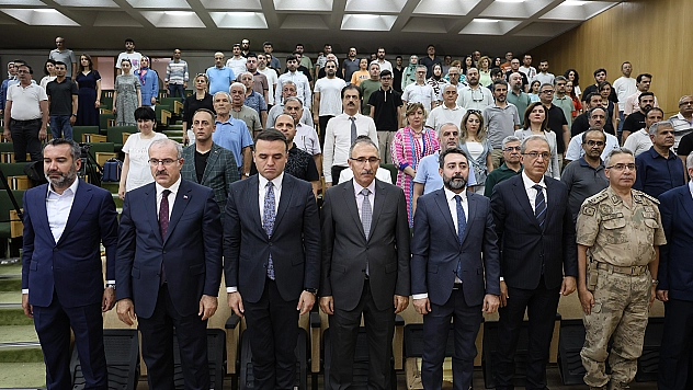 Elazığ'da 'Türk Tarihinde Darbeler ve 15 Temmuz Konferansı' Düzenlendi