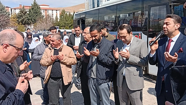 Elazığ'da Umre kafilesi dualarla uğurlandı