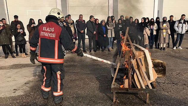 Elazığ'da Üniversite Öğrencilerine Yönelik Yangın Eğitimi Ve Tatbikatı