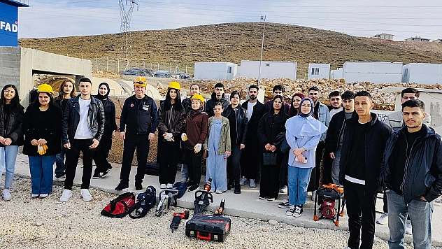 Elazığ'da üniversitelilere arama kurtarma eğitimi
