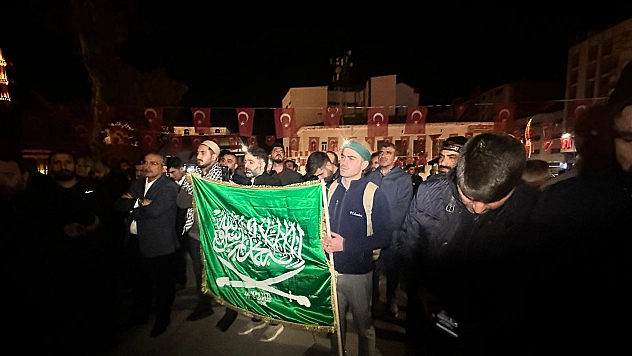 Elazığ'da Vatandaşlar Gazze'deki El-Ehli Baptist  Hastanesi'ne Düzenlenen Saldırıya Tepki Gösteriyor