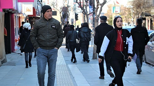 Elazığ'da Vatandaşlar Maske Takmamaya Çabuk Alıştı