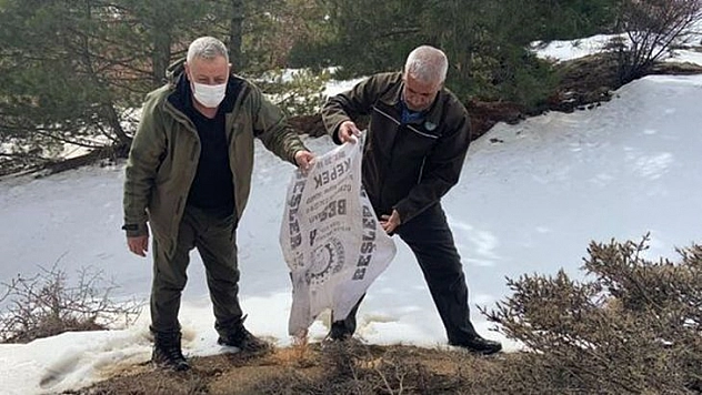 Elazığ'da Yaban Hayvanları İçin Doğaya Yem Bırakıldı