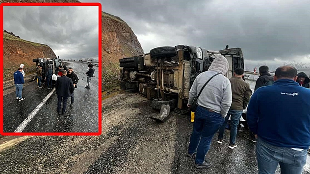 Elazığ'da yağış kazayı getirdi: Beton pompası devrildi, 1 yaralı