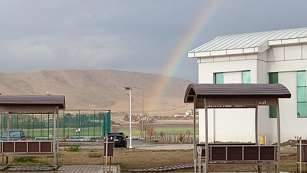Elazığ'da Yağmur Sonrası Oluşan Gökkuşağı Görenleri Hayran Bıraktı