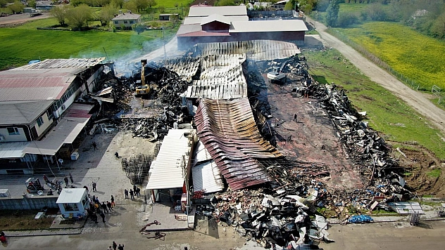 Elazığ'da yanan tavuk fabrikası havadan görüntülendi