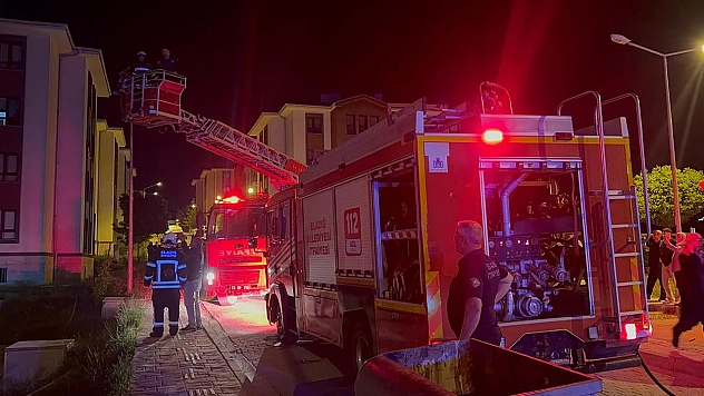 Elazığ'da yangın faciası: 4 kişi dumandan etkilendi