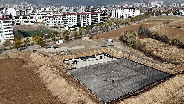 Elazığ'da yarı olimpik yüzme havuzu inşaatı başladı