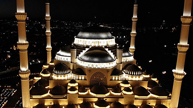 Elazığ'da yarın sahur ve iftar saat kaçta?