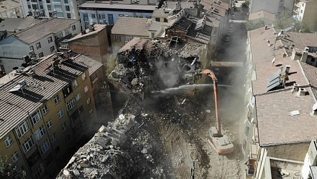 Elazığ'da Yıkım Oranı Yüzde 96, Yıkım Bekleyen 60 Bina Daha Var