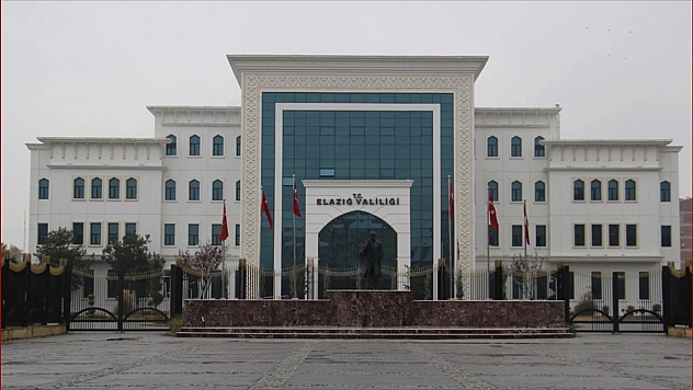 Elazığ'da Yoğun Kar Yağışı Nedeniyle Bazı İlçelerde Eğitime Ara verildi