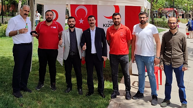 Elazığ'da YRP Gençlerinden Kan Bağışı Etkinliği