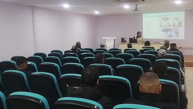 Elazığ'da yükümlülere iletişim semineri verildi
