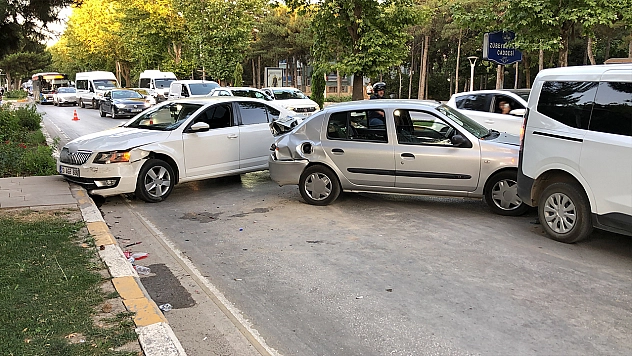 Elazığ'da zincirleme kaza: 3 yaralı