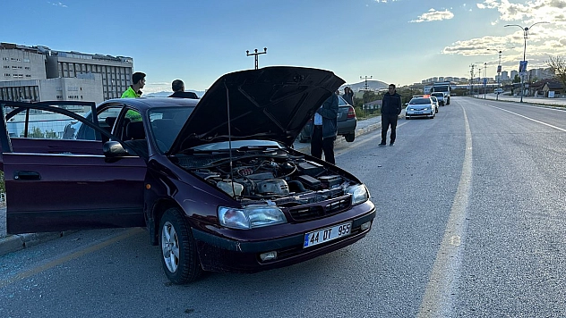 Elazığ'da zincirleme trafik kazası: 3 yaralı