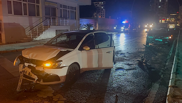 Elazığ'da zincirleme trafik kazası: 3 yaralı
