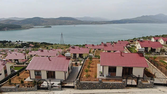 Elazığ'daki bu deprem konutları tatil köyü gibi