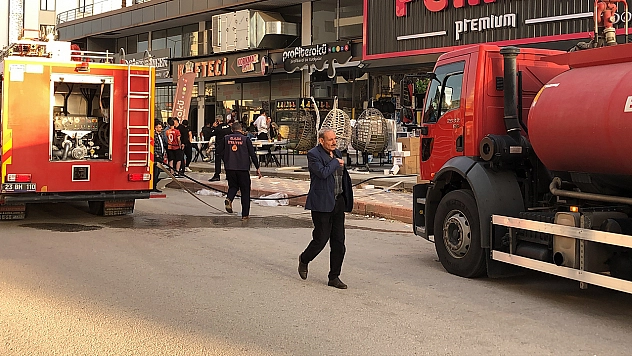 Elazığ'daki iş yeri yangını paniğe neden oldu
