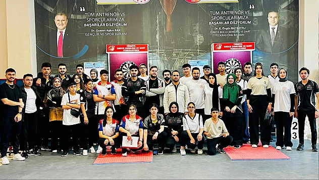 Elazığ'dan dartta tarihi derece: Türkiye üçüncülüğü geldi