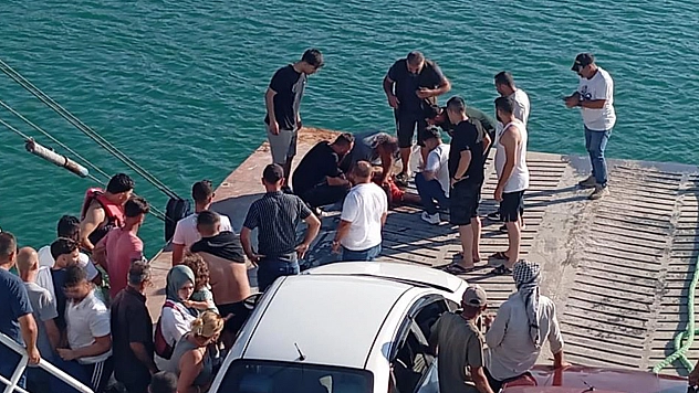 Elazığ feribotunda hareketli anlar
