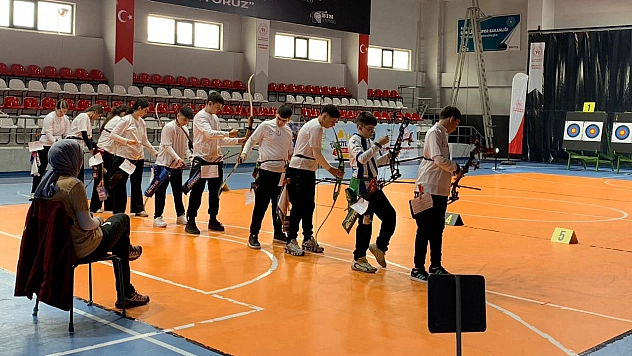 Elazığ Gençlik Spor Kulübü U15 Okçuluk Ligi'nde Bölge Şampiyonu olarak finale yükseldi