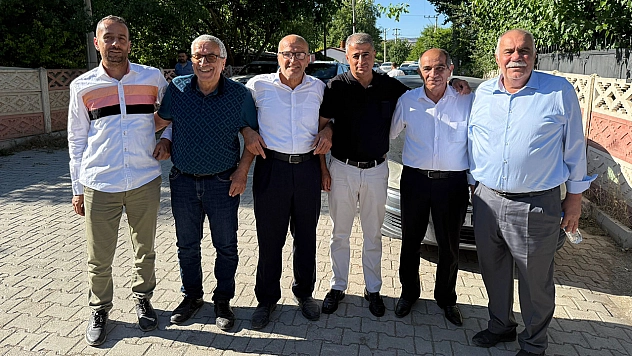 Elazığ'ın emektar otobüs şoförleri yıllar sonra bir araya geldi