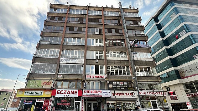 Elazığ'ın İlk İşhanlarından Olan Bina Çürümeye Terk Edildi