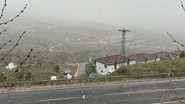 Elazığ'ın yüksek kesimlerinde kar yağışı başladı