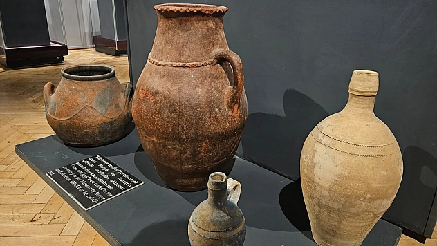 Elazığ Kent Müzesinde asırlık küpler tarihe ışık tutuyor