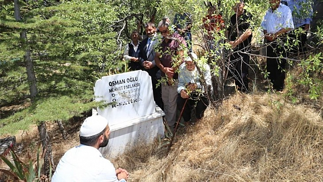 Elazığ Musikisinin Usta İsmi Mehmet Parlaksu Mezarı Başında Anıldı