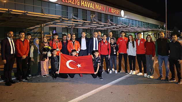 Elazığ Şampiyonlarını Coşkuyla Karşıladı