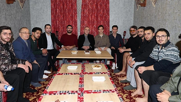 Elazığ Valisi Hatipoğlu, iftarda gençlerle buluştu