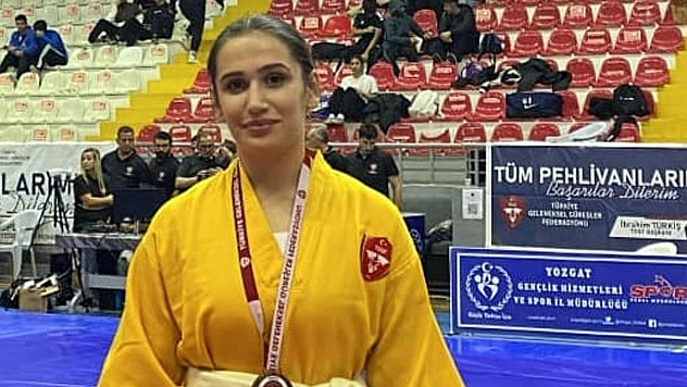 Elazığlı genç yetenek Evindar'dan Türkiye derecesi