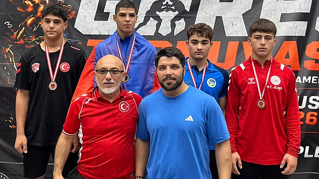 Elazığlı Güreşçiler Uluslararası Şampiyonada madalyalarla döndü