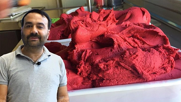 Elazığlılar Vişne Dondurmasını Çok Seviyor