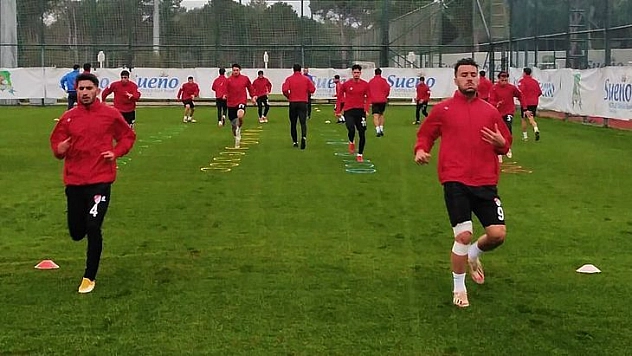 Elazığspor'dan çift çalışma