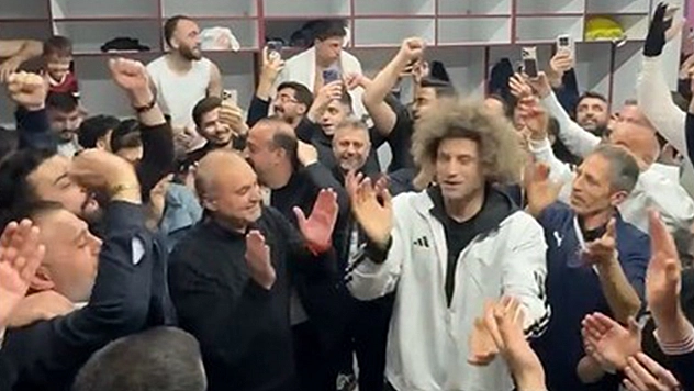 Elazığspor'dan davul klarnet eşliğinde kutlama