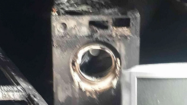 Elektrik kontağından çıkan yangın evi küle çevirdi
