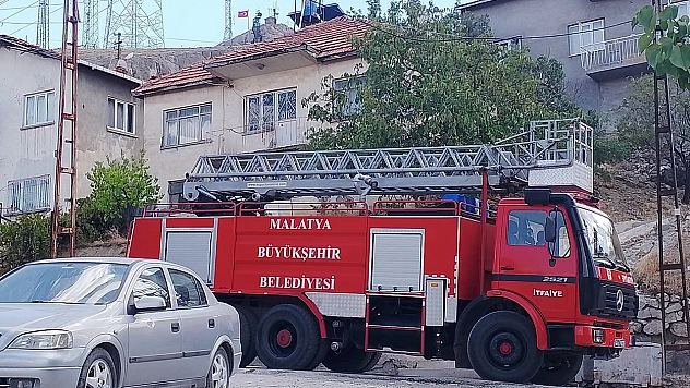 Emekli öğretmen evinde ölü bulundu