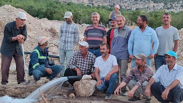 Emekli olup döndüğü memleketinin su sıkıntısını çözdü