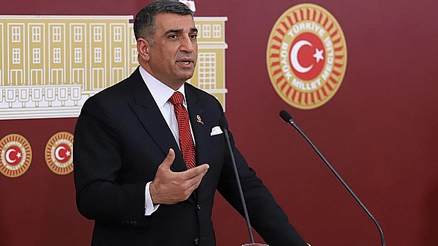 Erol'dan deprem konutlarına övgü: 'Başarı hikayesi olarak görüyorum'