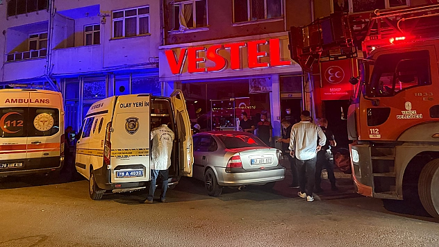 Eşinin boğazını keserek öldürdü