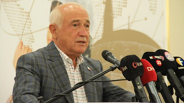 Eski TBMM Başkanı Çiçek: 'Vakıflar olmasaydı Kıbrıs'ın bize ait olduğunu ispat edecek belge veya vesikamız yoktu'