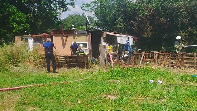 Evinin bahçesindeki baygın bulunan kişi hayatını kaybetti