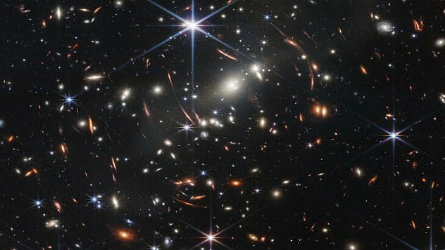 Evrenin Milyarlarca Yıl Önceki Görüntüsü